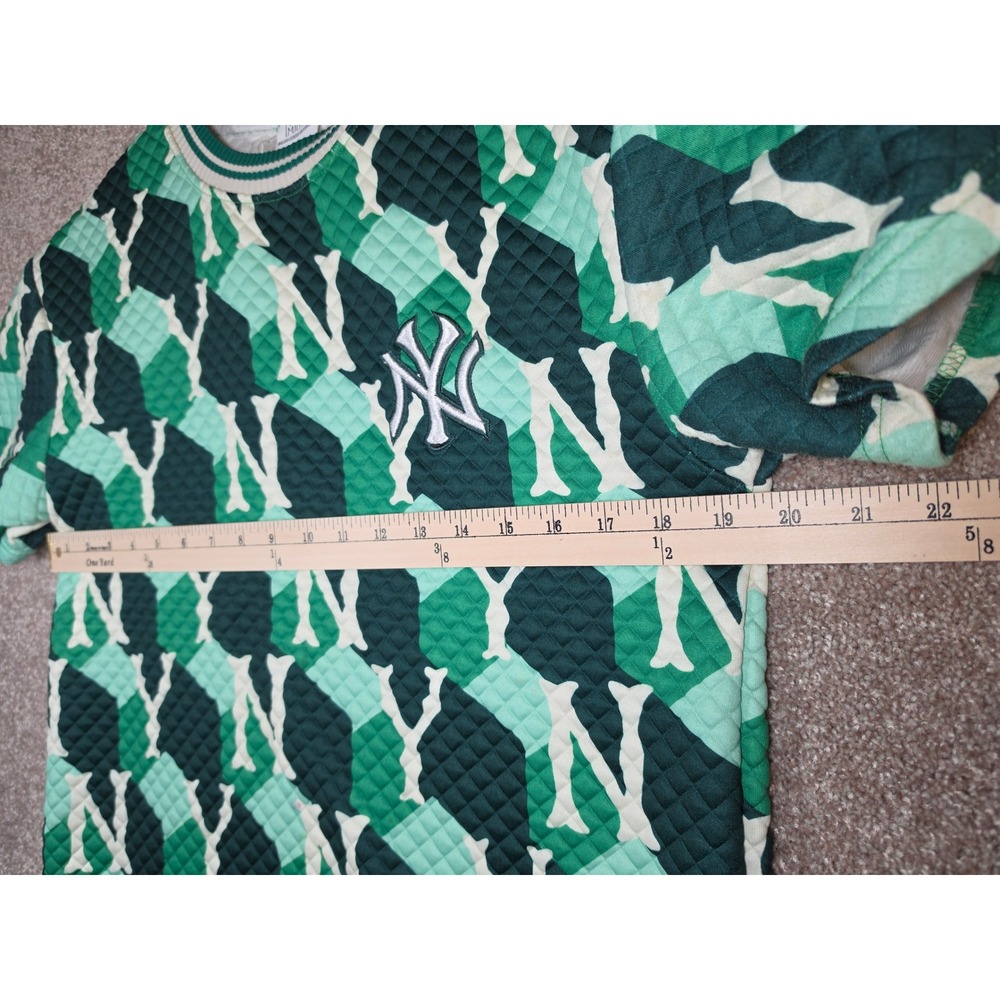 MLB‎ New York Yankees Mens S/M Green Quilted Monogram Short Sleeve Shirt NY Logo - Picture 5 of 9